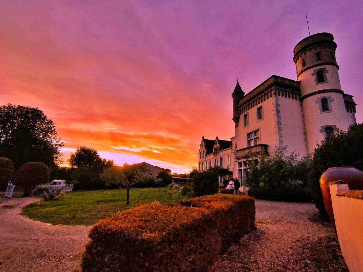 Chateau De Villeneuve - Montolieu Exterior foto